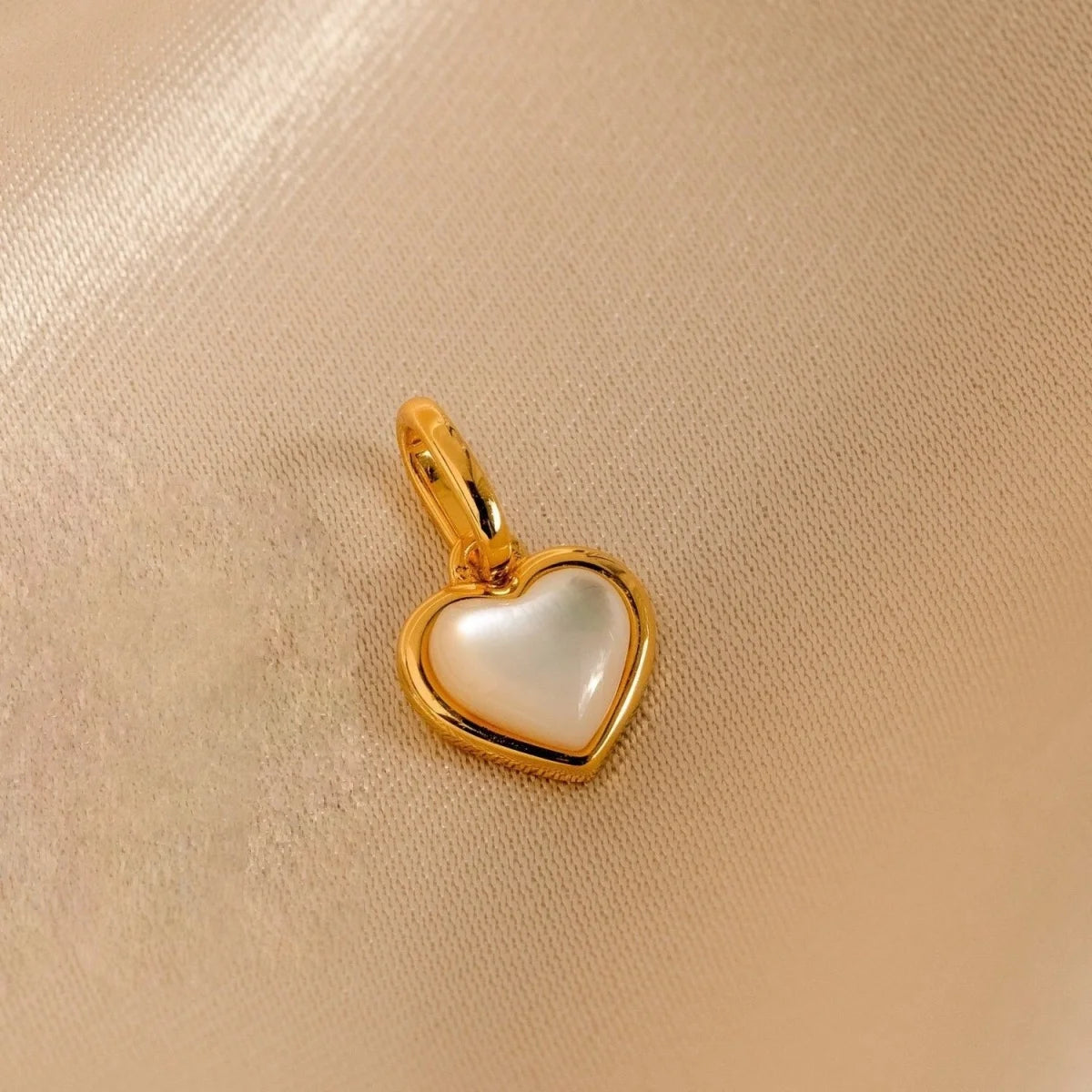 Luna Pearl Circle Necklace
